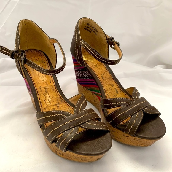 Report Leather & Quilt Fabric Platform Wedges - Picture 1 of 7